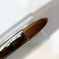 Pensel Allround G6 G6 allroundpensel med 100% Kolinsky-strån och ett robust metallskaft. Perfekt för både skulptering och detalj