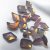 Ge dina naglar en sofistikerad touch med Frosted Peach Nail Charms! 20-pack med olikformade, frostade stenar i rosa och peachy n