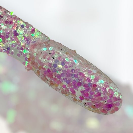 Discover Glitter Rainbow 1mm Pink – a pink glitter with fine shine and perfect grain size. Ideal for nail design, decorations, a