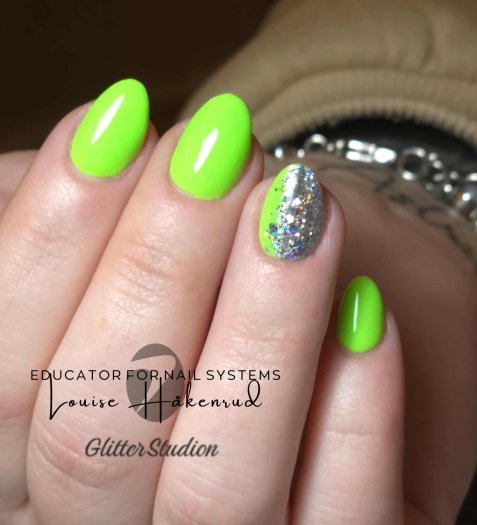 Green Apple neon green gel polish good coverage gel polish