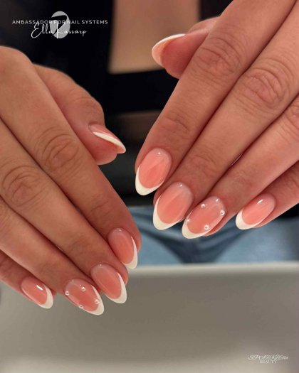 Discover Toffee Builder Gel Pink Ripple – a deep pink sculpting gel with incredible self-leveling and opaque finish. Easy to sha