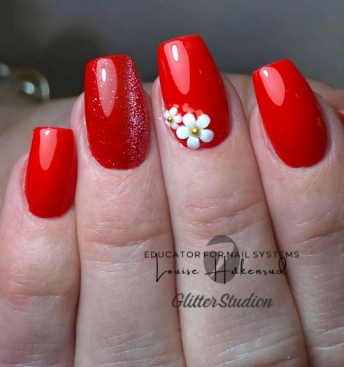 Crystal Glue Top from Nail Systems of Sweden – nails with sticky top coat for easy application of glitter, crystals and decorati