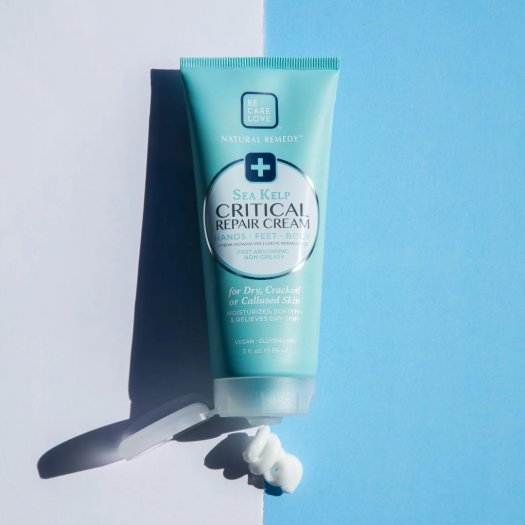 Critical Repair Créme Sea Kelp återfuktar och mjukgör torr hud med en kraftfull mix av naturliga oljor. Perfekt för sprucken hud