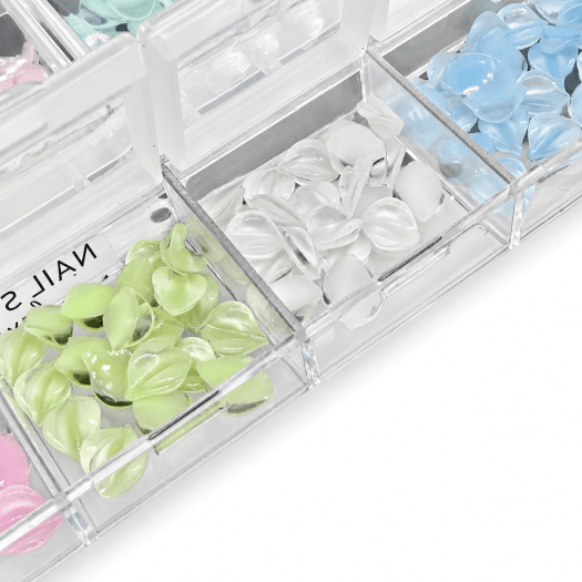 Glass Petals Box, gröna och vita kronblad i facken