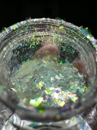 Discover Chameleon Flakes - Multicolor Large – large, color-shifting flakes that easily adhere to the tacky layer of gel or gelp