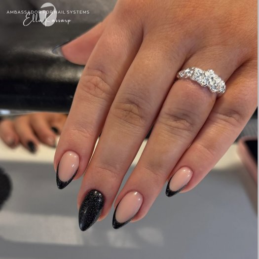 Diamond Knight Nail Systems Gel Polish. Elegant, high-gloss finish with holographic glitter.