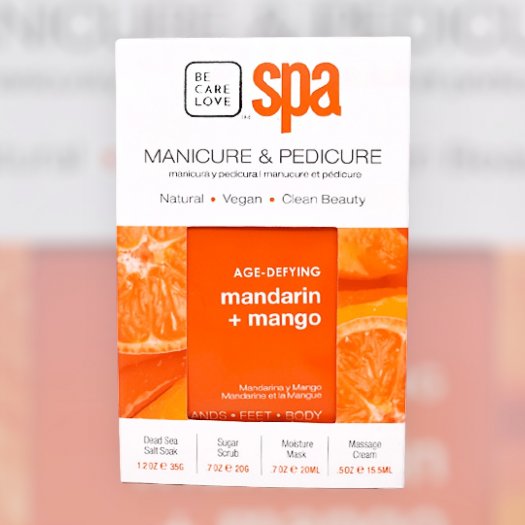 Mandarin & Mango Ritual Pack ger en föryngrande spa-upplevelse i fyra steg. Ekologiska fruktextrakt jämnar ut hudtonen, reducera