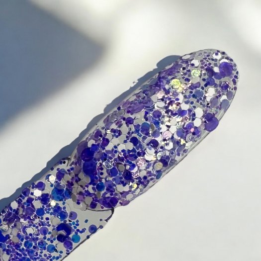 Glit-Mix Lavender Disco är en mix av paljetter i olika lila nyanser och storlekar, både transparenta och täckande. Endast för in