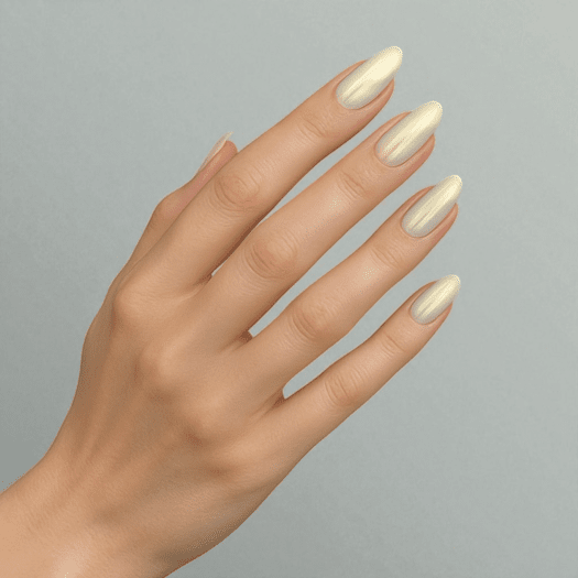 Sheer Gold Chrome Powder provides a luxurious gold shine with different effects depending on the application method. Perfect for