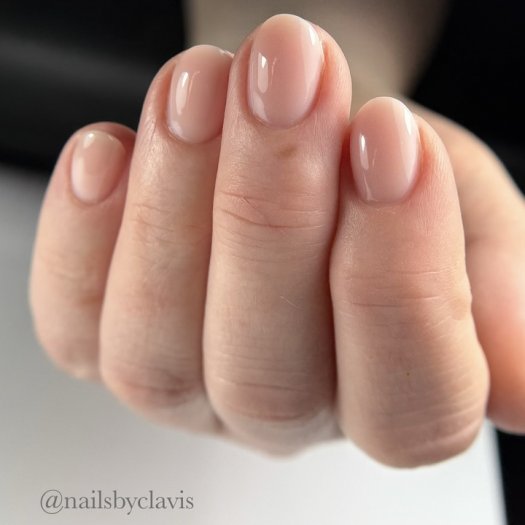 Upptäck Toffee Builder Gel Pink Fudge – en kolarosa skulpteringsgel med medel viskositet och otrolig självutjämning. Enkel att a