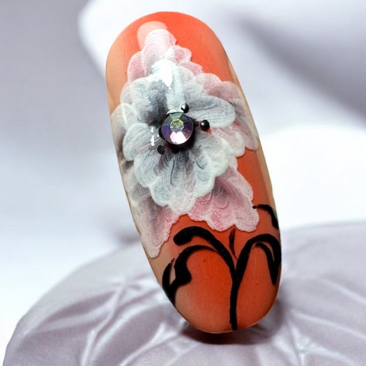 En högpigmenterad nail art gel i svart som är perfekt för tunna linjer, swirls och detaljerad nail art. Appliceras ovanpå valfri