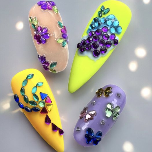 Rhinestone Drop Carousel - 1200 droppformade stenar i snurra