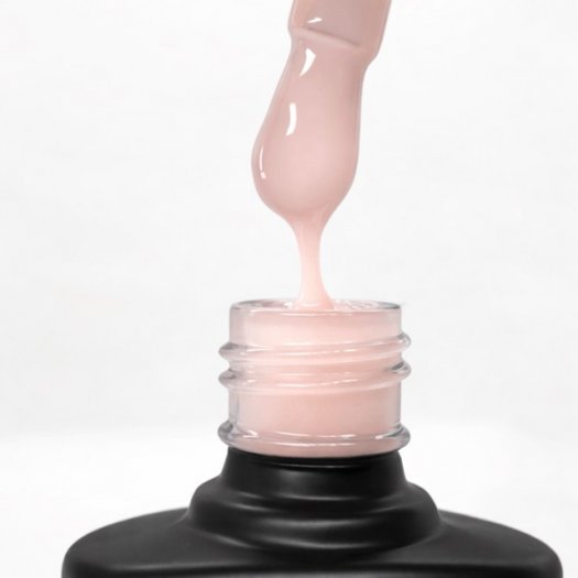 Upptäck BIAB Liquid Extension Soft Pink – en lättapplicerad Hard Gel i flaska. Mjuk ljusrosa nyans med lätt opak finish för en f
