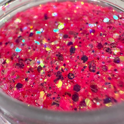 Glit-Mix Rosé Luxe is a pink glitter in mixed sizes with a slight hint of gold. 5g jar. Use in sticky gel, encapsulate or