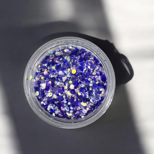 Glit-Mix Lavender Disco är en mix av paljetter i olika lila nyanser och storlekar, både transparenta och täckande. Endast för in
