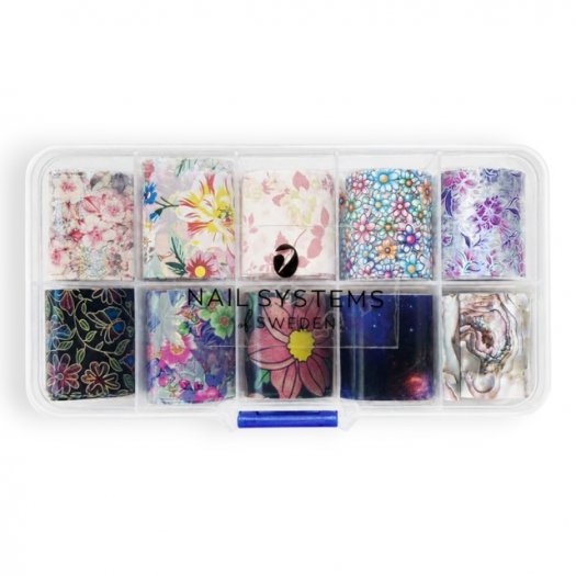 Wallpaper Dreams Foil Box innehåller 10 transferfolier med blommor, marmorering, gulddetaljer och dekorativa designer inspirerad